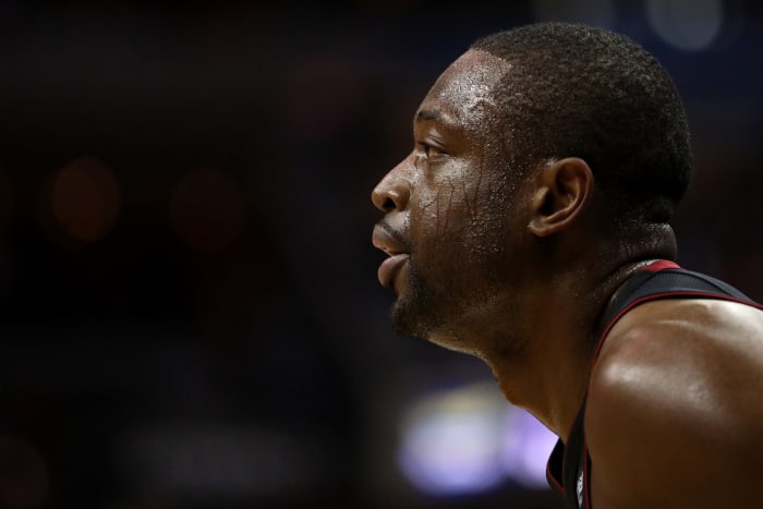 A photo Dwyane Wade from a side angle.