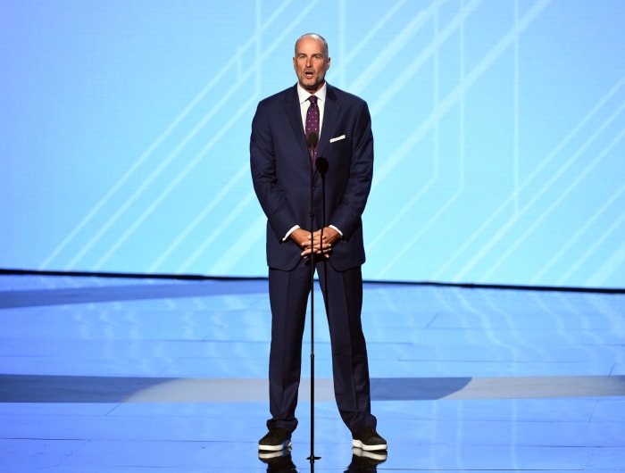 Jay Bilas speaking at the ESPYs.