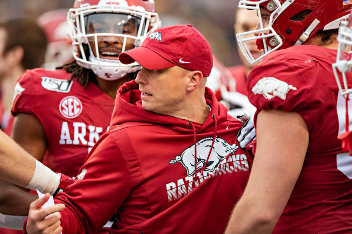 Arkansas May Reportedly Promote Barry Lunney Jr. To Head Coach - The Spun