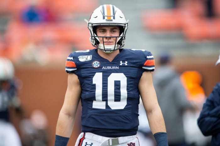 Auburn quarterback Bo Nix in the first half.