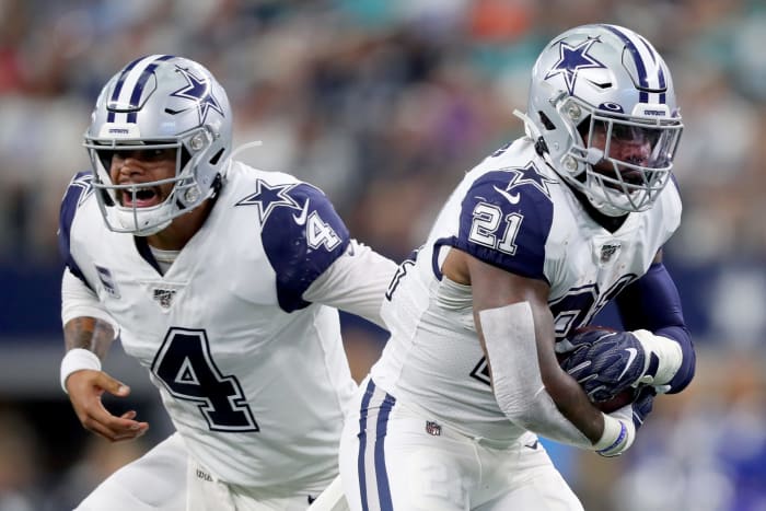 Dak Prescott and Ezekiel Elliott in the first half against Miami.