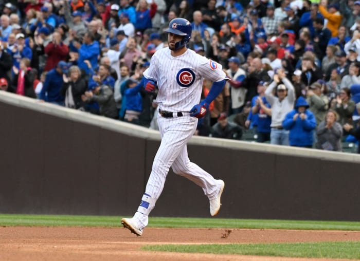Kris Bryant hits a home run for the Cubs.