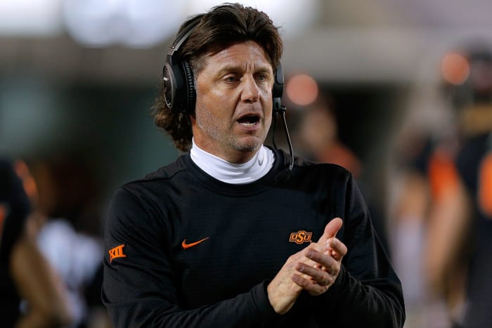 A closeup of Mike Gundy.