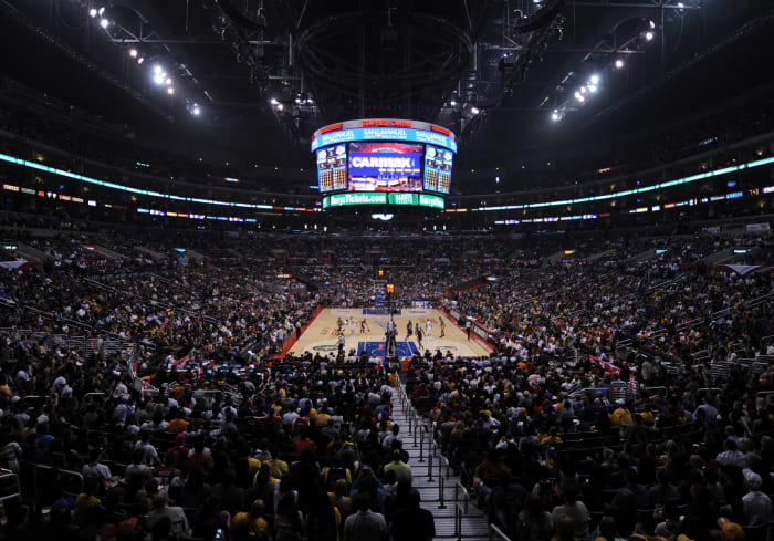 A general view of the Staples Center during a Clippers game.