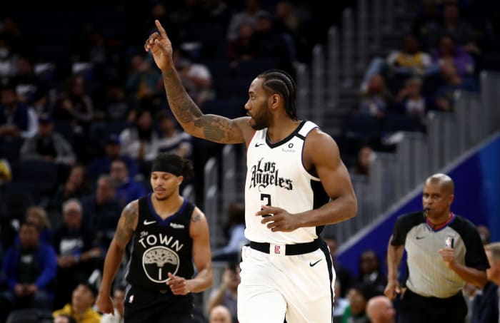 Kawhi Leonard on the court for the Los Angeles Clippers.