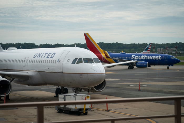 United Airlanes plane in Virginia.