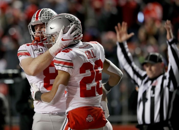 Jaelen Gill celebrates a touchdown for Ohio State.