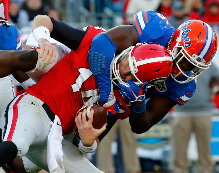 Florida's Dante Fowler sacks Georgia's quarterback