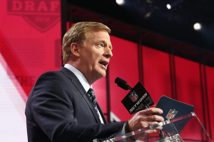Roger Goodell talking at the NFL draft.
