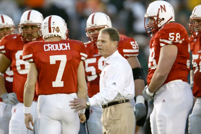 Frank Solich speaks with Eric Crouch at Rose Bowl, as Nebraska head coach.