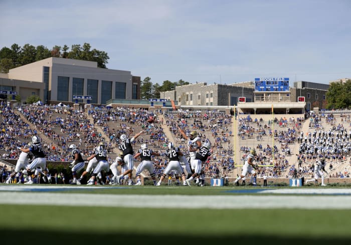 Daniel Jones drops back for a pass against Pitt.