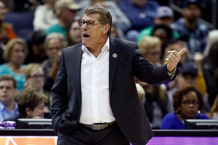 Geno Auriemma Ripped UConn's Players After Surprising Upset Loss - The Spun