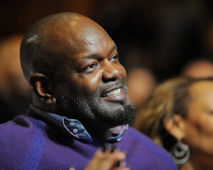 A closeup of Emmitt Smith.
