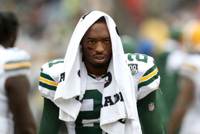 Ha Ha Clinton-Dix with a towel on his head.