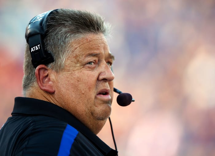 former kansas football head coach charlie weis