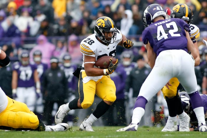 Iowa Vs. Northwestern Has The Lowest Over/Under In History - The Spun