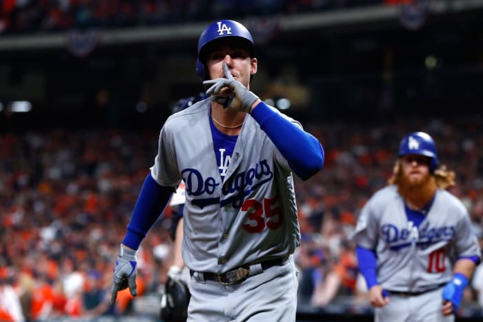 Cody Bellinger shushing the crowd.