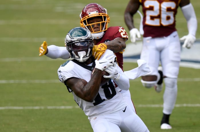 Jalen Reagor makes a catch for the Eagles.