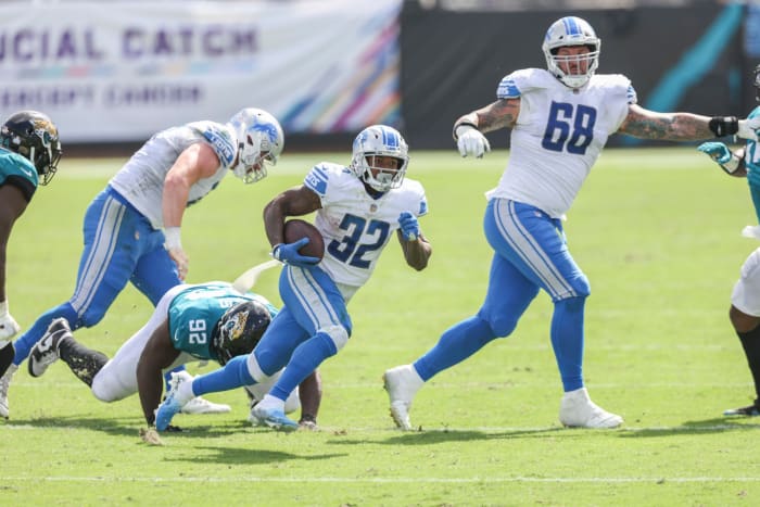 Former Georgia football and current Detroit Lions running back D'Andre Swift running.
