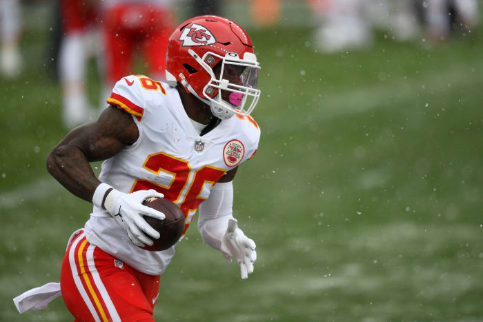 Le'Veon Bell of the Kansas City Chiefs runs the ball.
