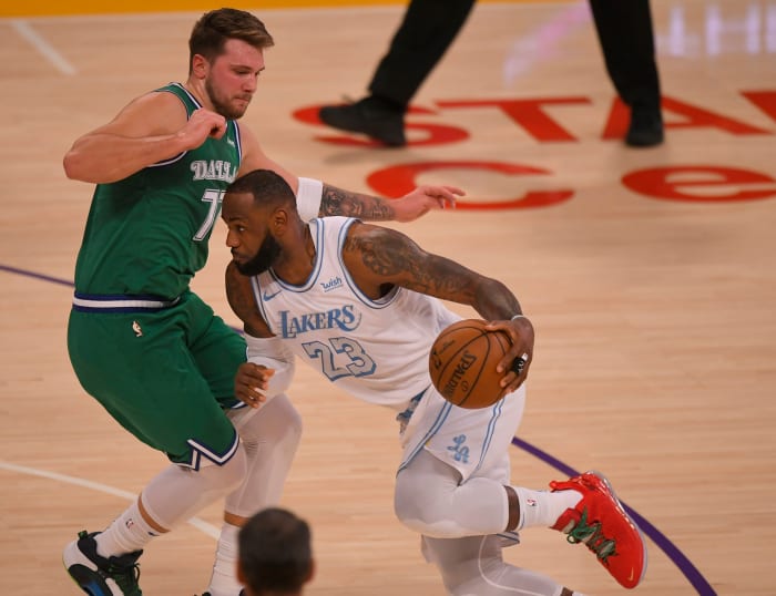 Dallas Mavericks v Los Angeles Lakers