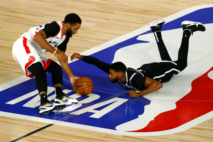 Fred VanVleet steals a pass.