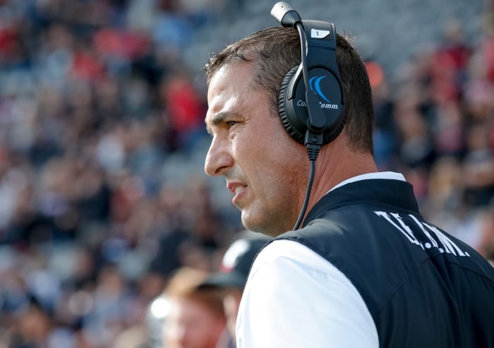 Cincinnati Bearcats head coach Luke Fickell.