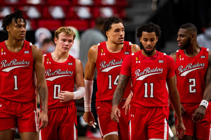 Texas Tech 2020-21 basketball team on the court.