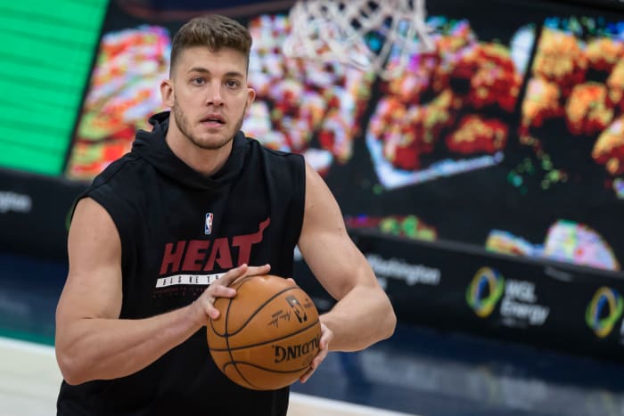 Miami Heat big man Meyers Leonard shoots the ball in warmups.