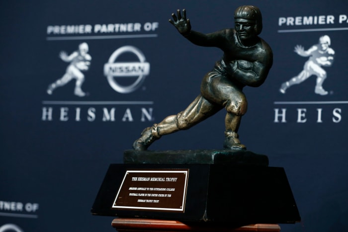 10 Players Named Frontrunners For The 2024 Heisman Trophy - The Spun