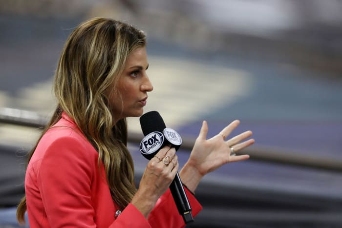 Erin Andrews working during a Tampa Bay Buccaneers game.