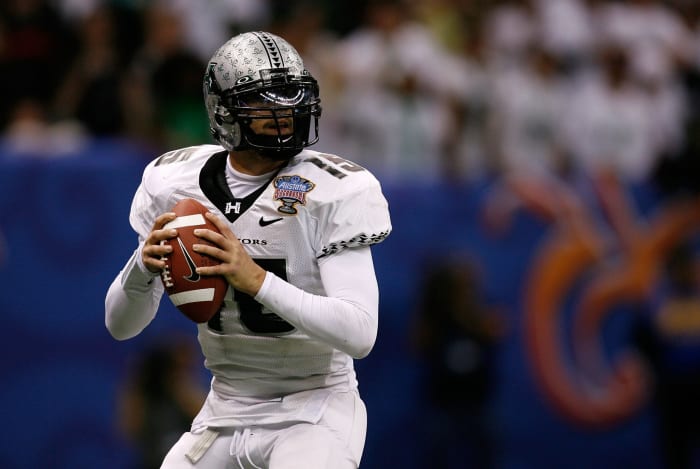 Quarterback Colt Brennan #15 of the Hawai'i Warriors looks to pass
