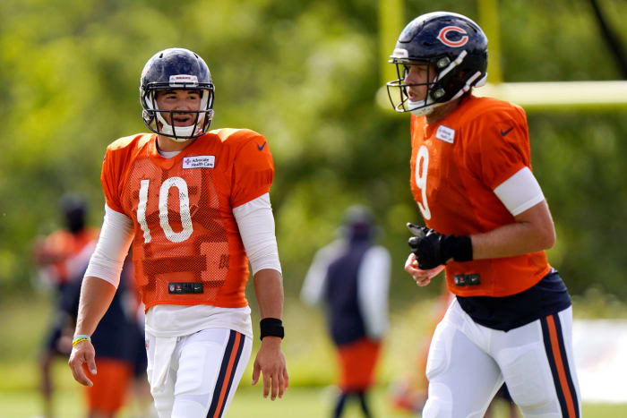Mitch Trubisky and Nick Foles practicing for the Chicago Bears.