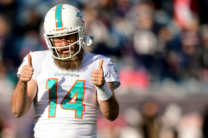Ryan Fitzpatrick gives thumbs up during a Miami Dolphins game against the New England Patriots.