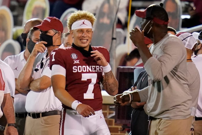 Spencer Rattler playing for Oklahoma.
