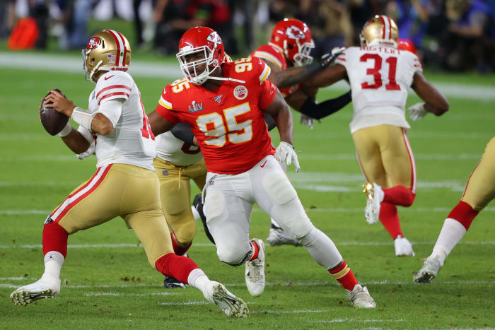 Kansas City Chiefs tackle Chris Jones chases Jimmy Garoppolo.