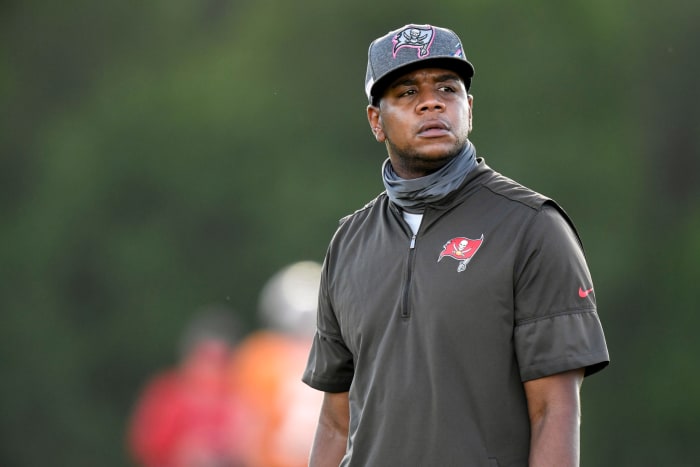 Tampa Bay offensive coordinator Byron Leftwich looks off to his left.