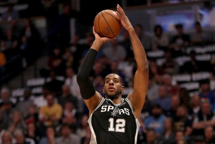 San Antonio Spurs forward LaMarcus Aldridge rises up for a jump shot.