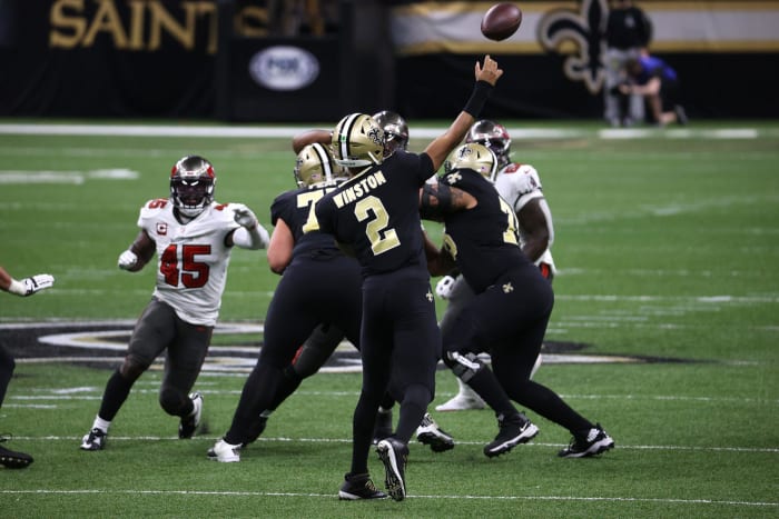 Jameis Winston throws a touchdown pass against the Bucs.