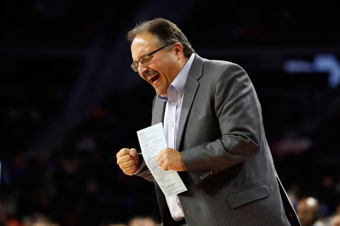Stan Van Gundy reacts to a play.