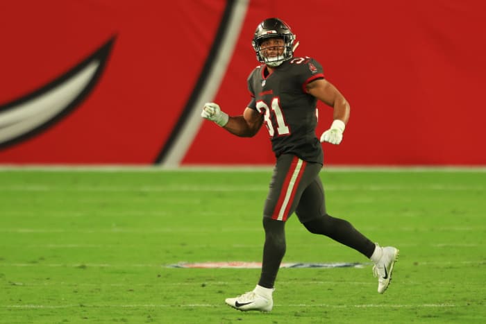 Antoine Winfield Jr. #31 of the Tampa Bay Buccaneers celebrates a missed field goal