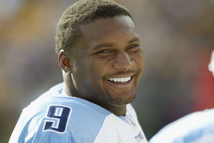 A closeup of Steve McNair.