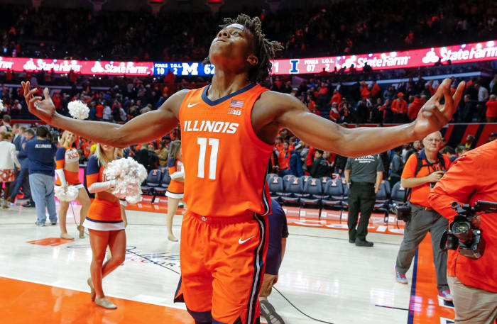 Illinois basketball star Ayo Dosunmu during a game.