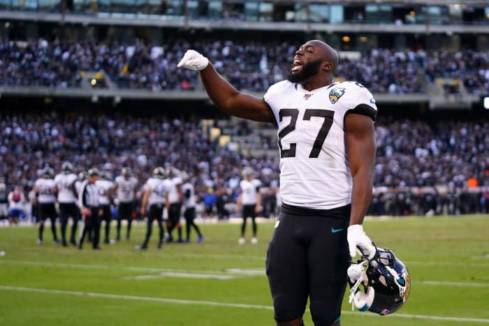 Jacksonville Jaguars running back Leonard Fournette on the field.