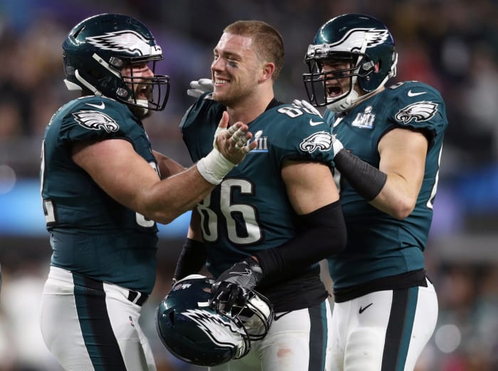 Watch: Zach Ertz Was Very Emotional After Last Night's Game - The Spun 