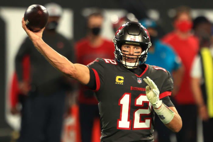 Tampa Bay Buccaneers quarterback Tom Brady throws the ball.