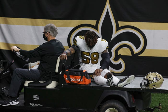 Kwon Alexander gets carted off.