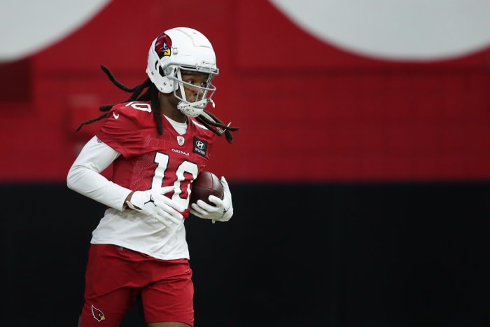DeAndre Hopkins catches a pass.