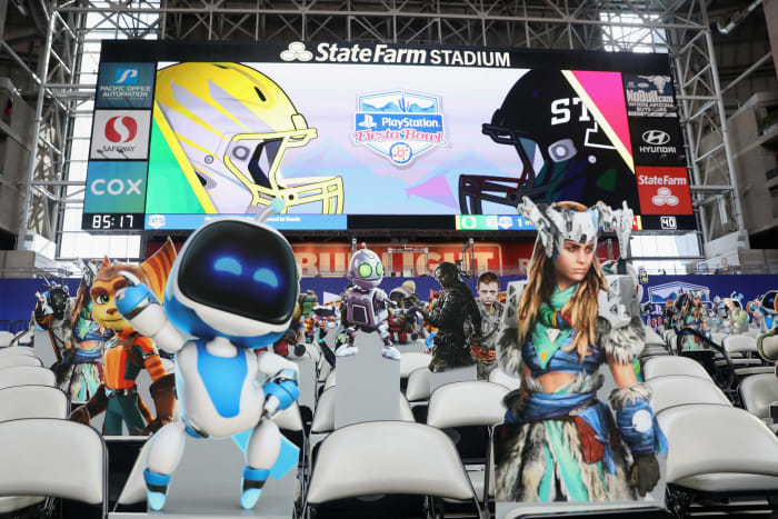 General view of the scoreboard before the PlayStation Fiesta Bowl between the Oregon Ducks and the Iowa State Cyclones