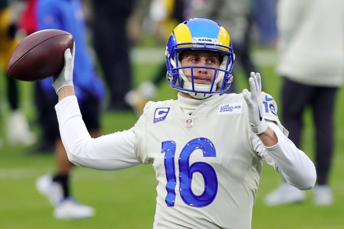 Rams starting quarterback Jared Goff warms up.